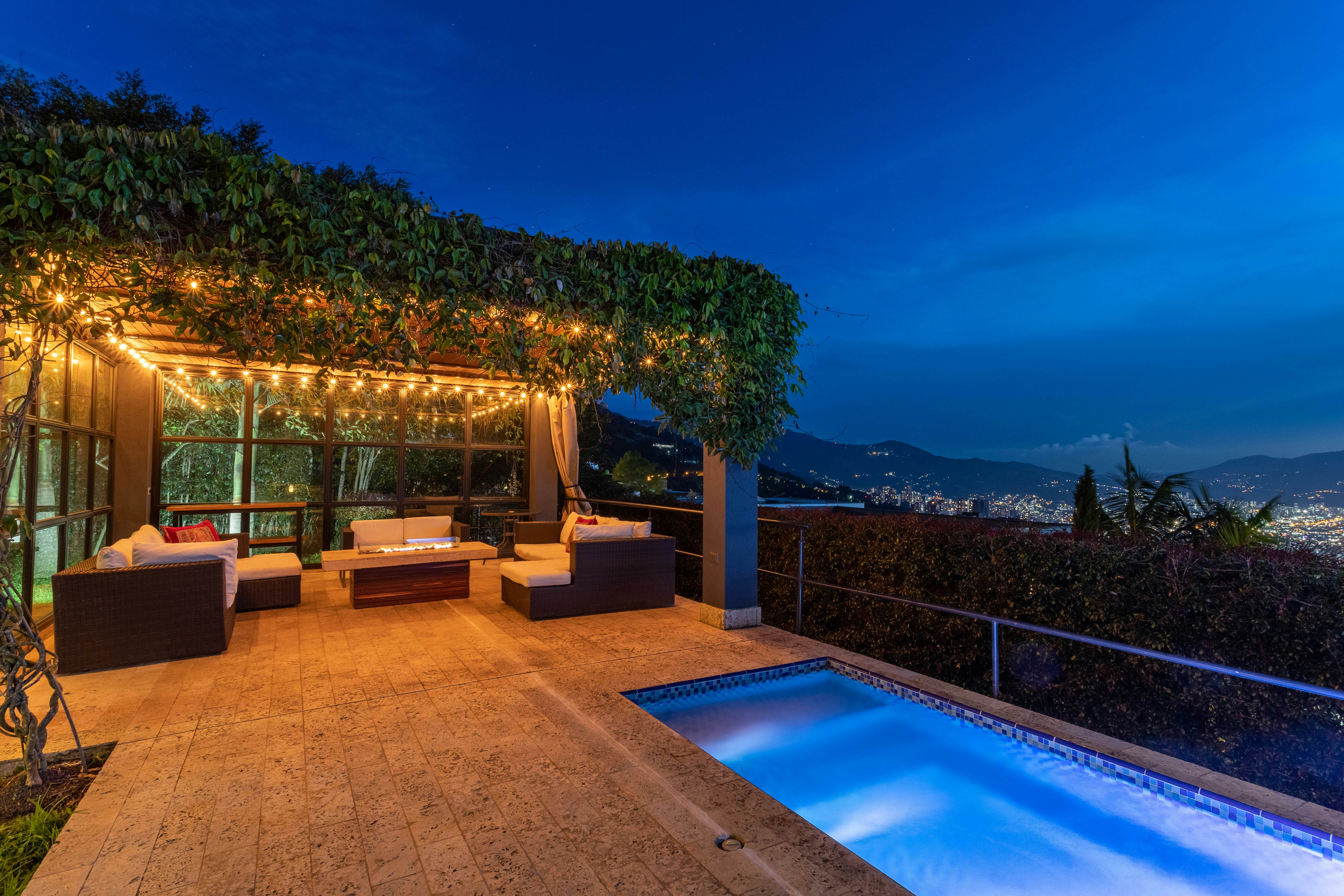 Comment Concevoir une Terrasse Haut de Gamme sur la Côte d'Azur