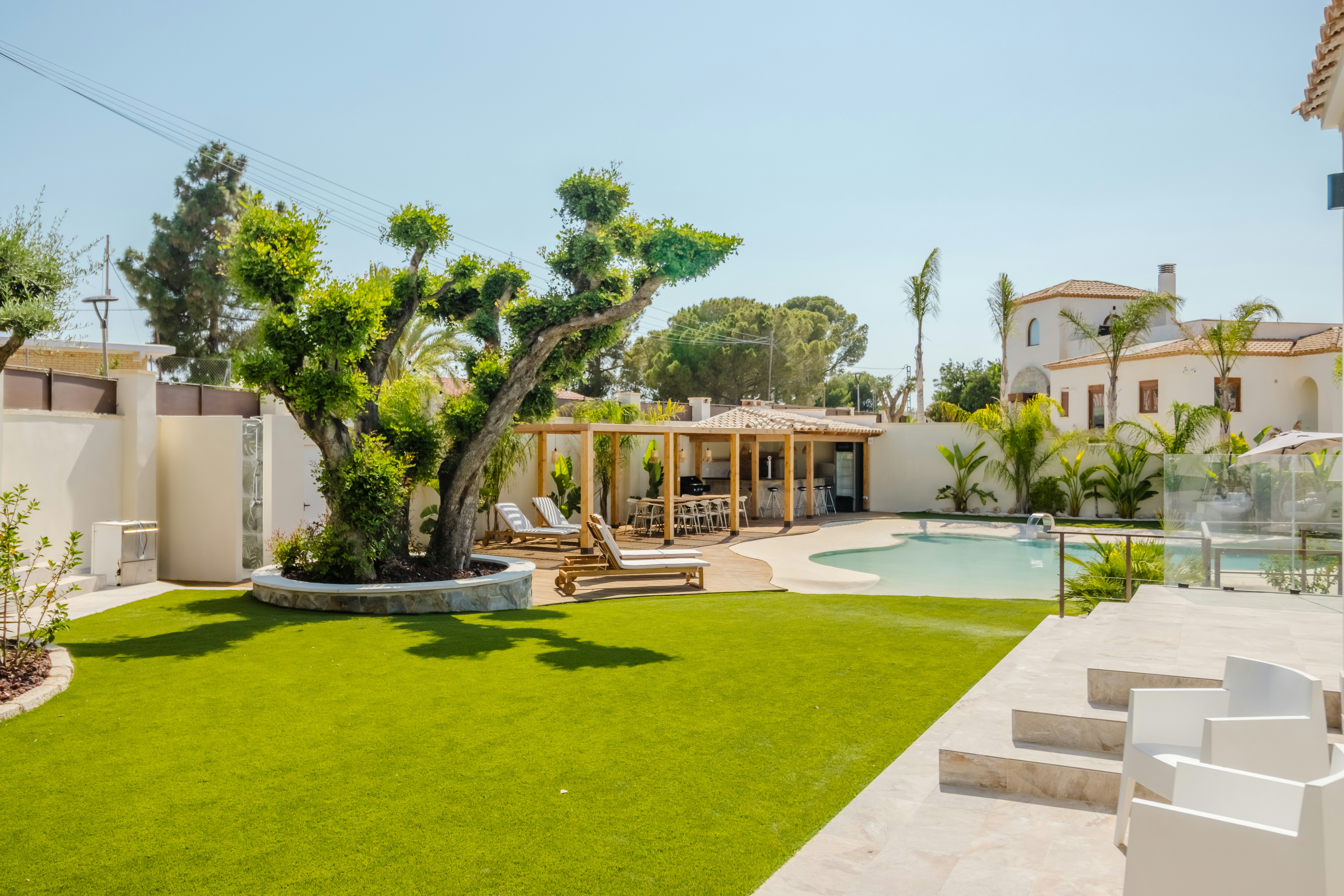 Pourquoi Installer un Système d'Arrosage Automatique dans une Villa sur la Côte d'Azur ?