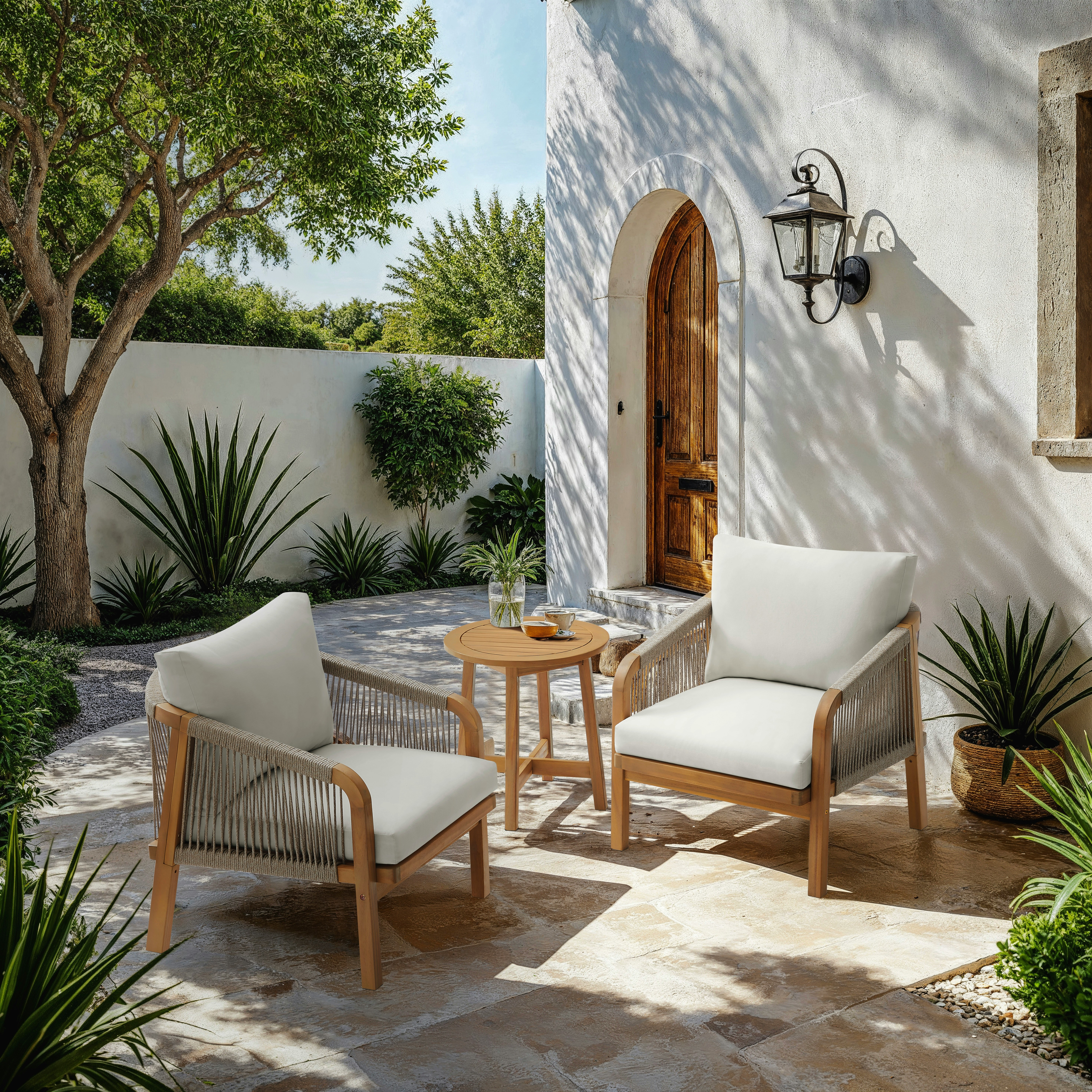 Créer un Salon Extérieur Élégant pour une Villa sur la Côte d'Azur