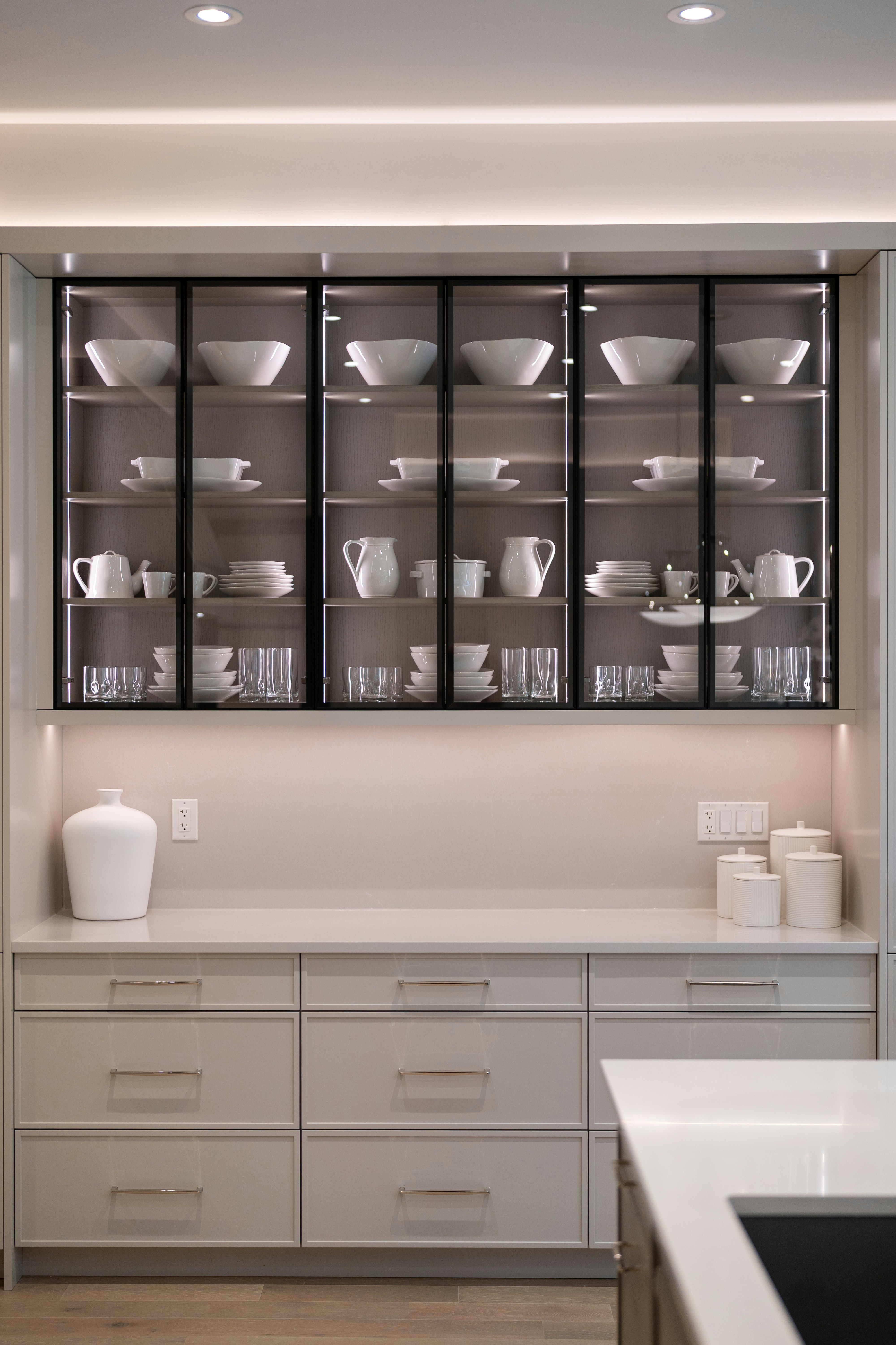 Why Bespoke Storage Makes All the Difference in a Luxury Kitchen